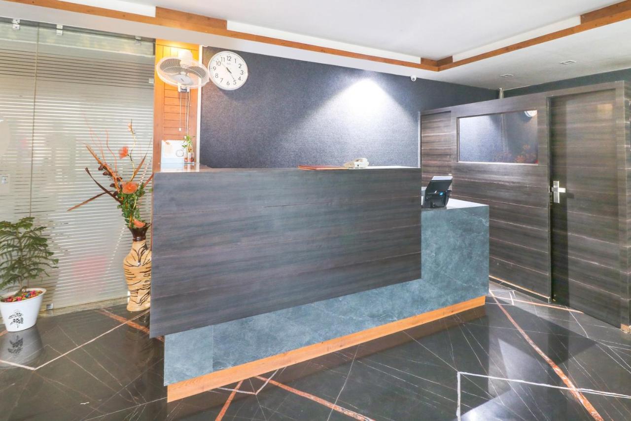 โอโย 66888 คมติ รีสอร์ต Hotel อาลีการห์ ภายนอก รูปภาพ